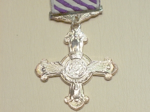 Distinguished Flying Cross (DFC) full sized copy medal - Click Image to Close